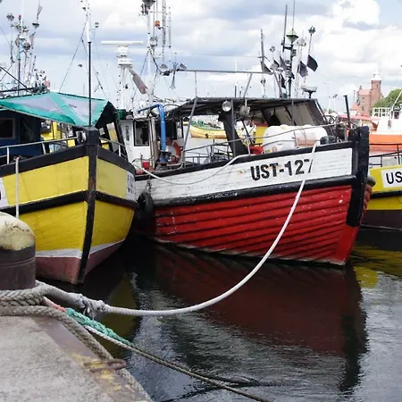 Lägenhet Apartamenty Port Ustka Centrum Z Miejscem Garazowym *