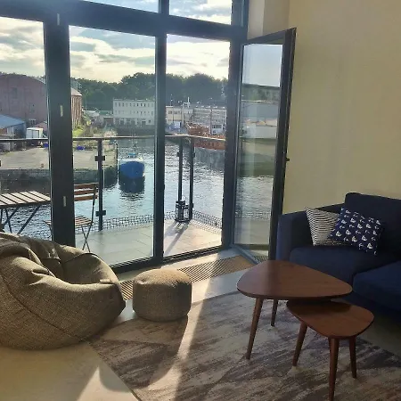 Lägenhet Apartamenty Port Ustka Centrum Z Miejscem Garazowym